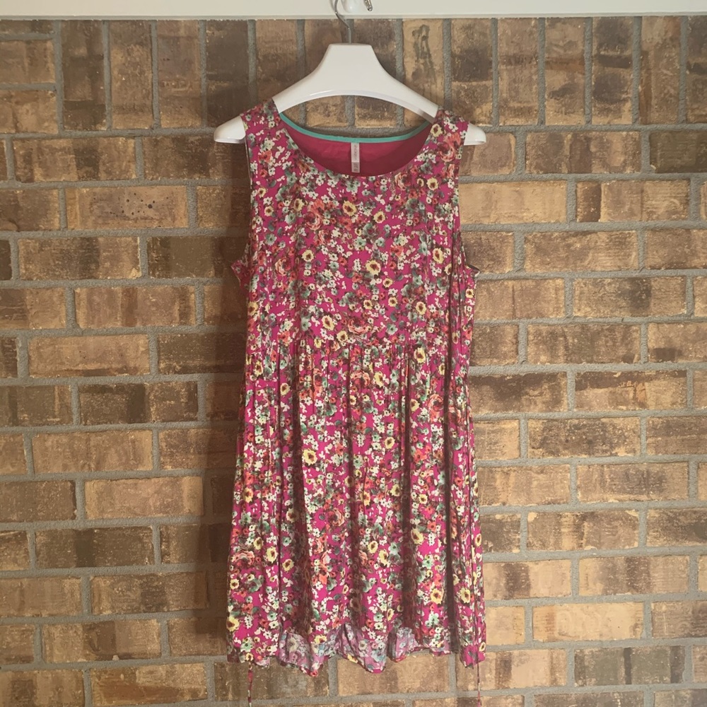 Sleeveless dress